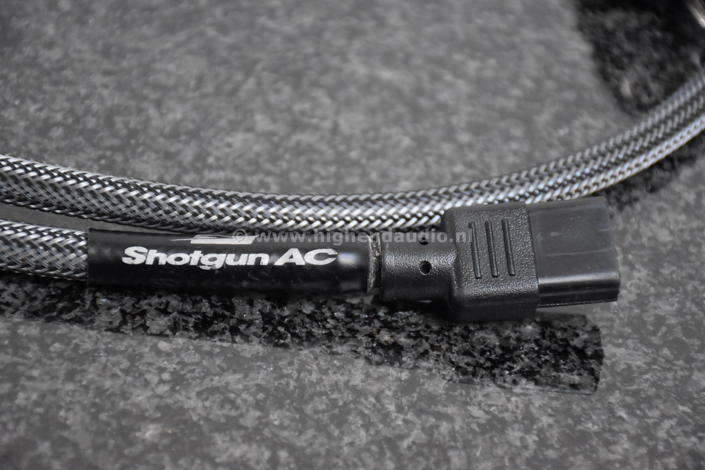 MIT-ShotgunAC2-2m-detail2_wm