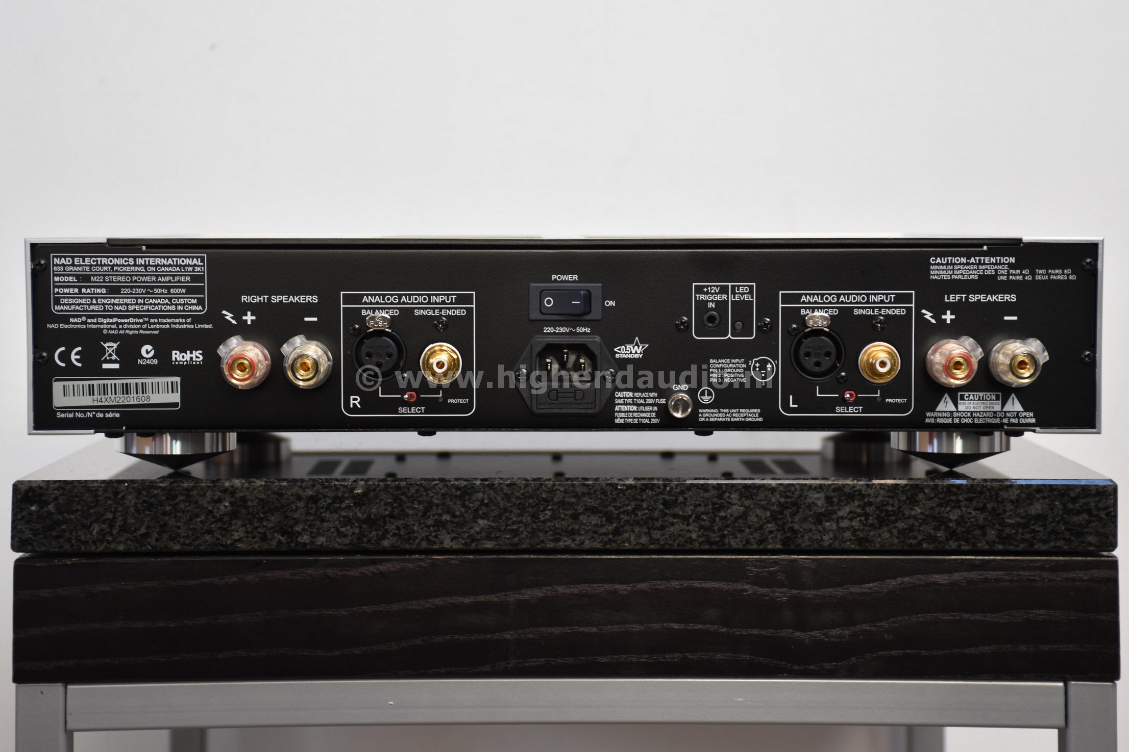 NAD-M22-H4XM2201608-back_wm