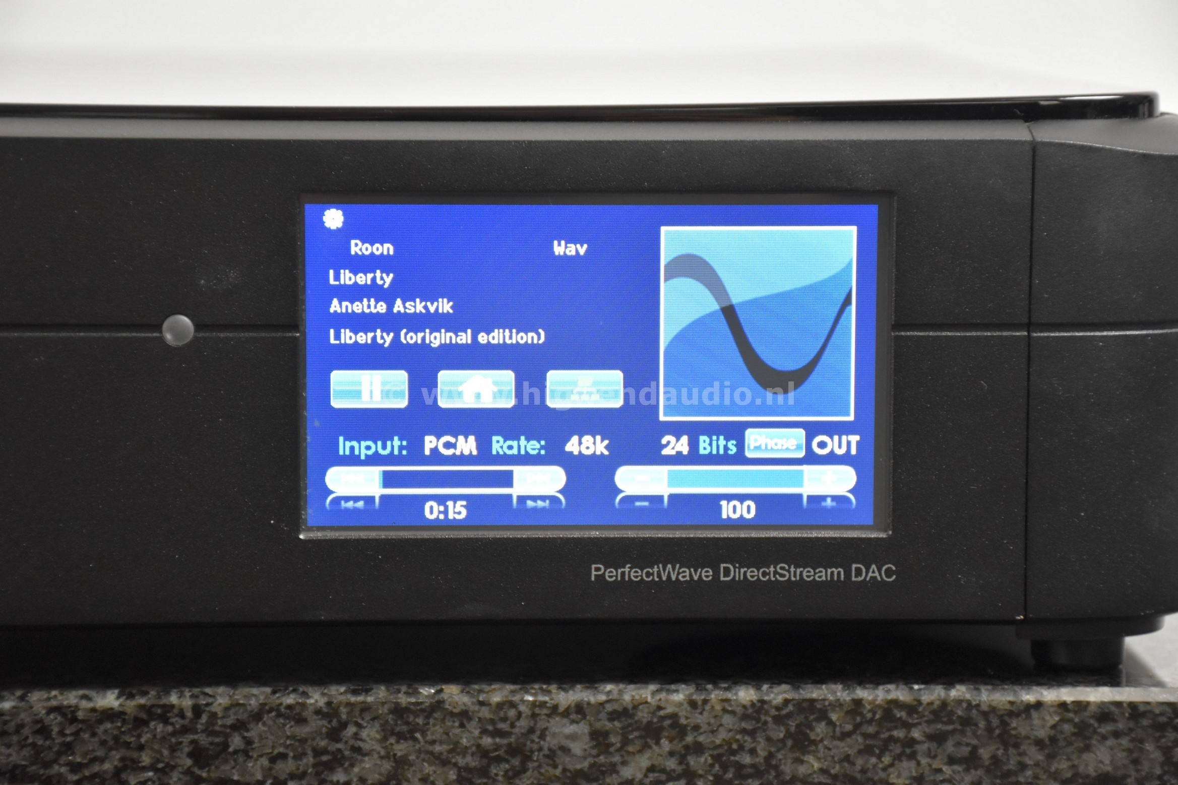 PSAudio-DirectstreamDAC-BridgeII-096211-frontdisplay_wm