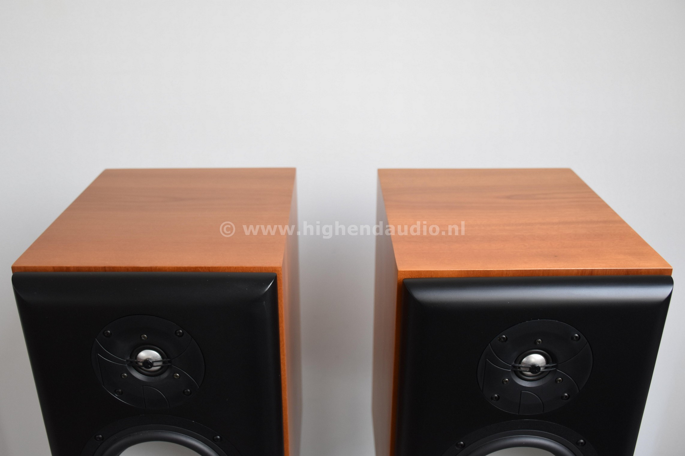 Revel-M20-M202833-M202834-top_wm