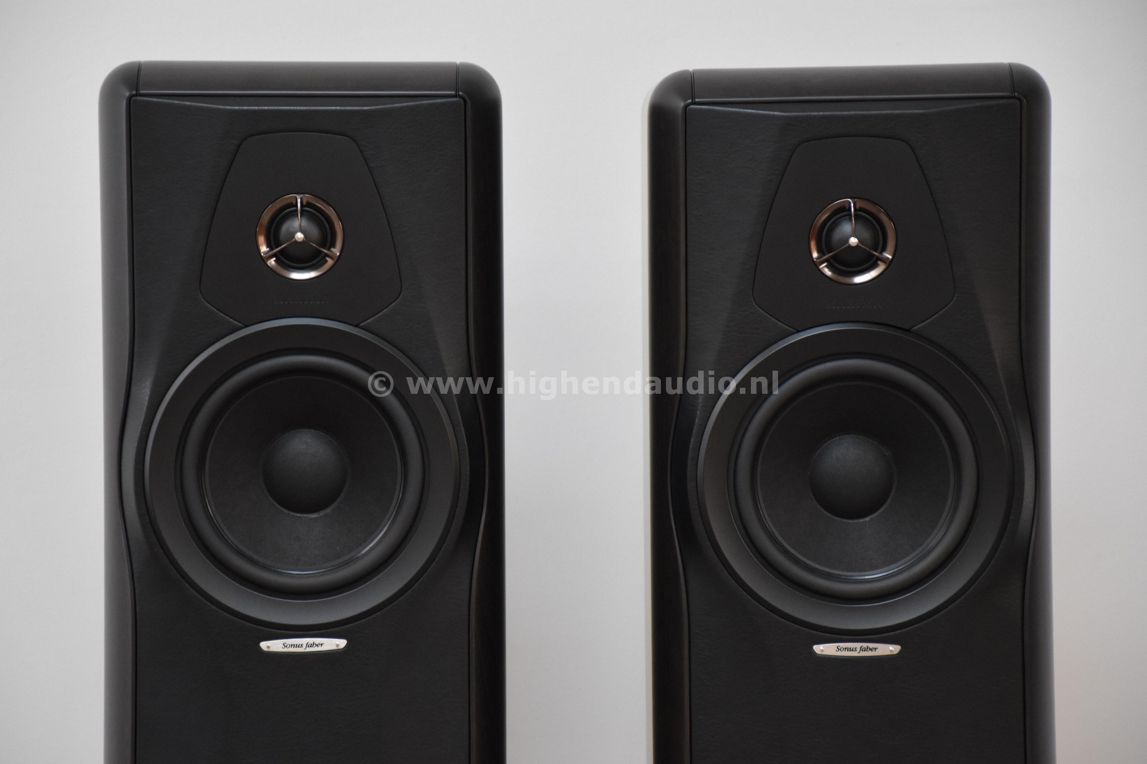 SF-MaximaAmator-463-fronttop_wm