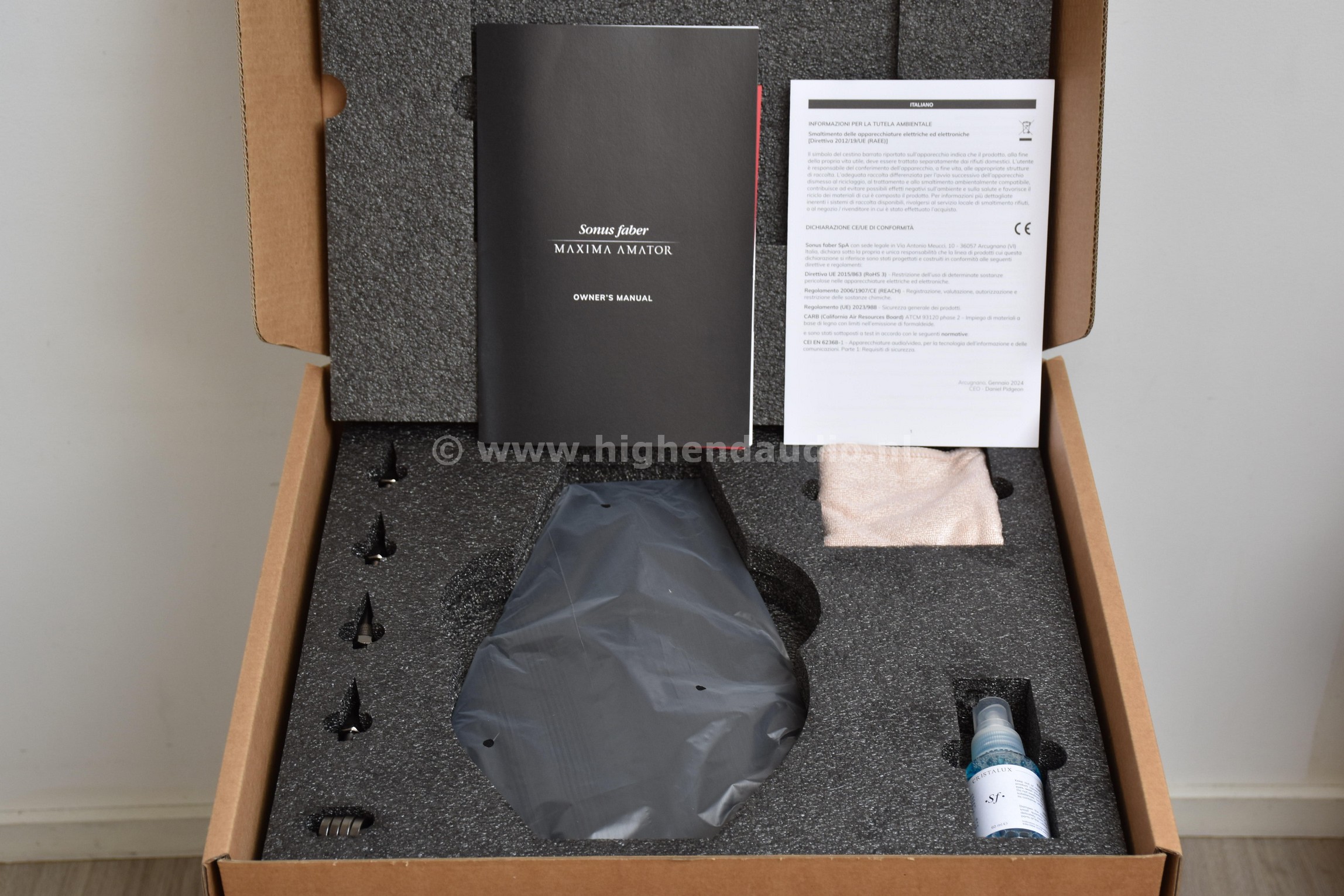 SF-MaximaAmator-463-manualaccessories_wm