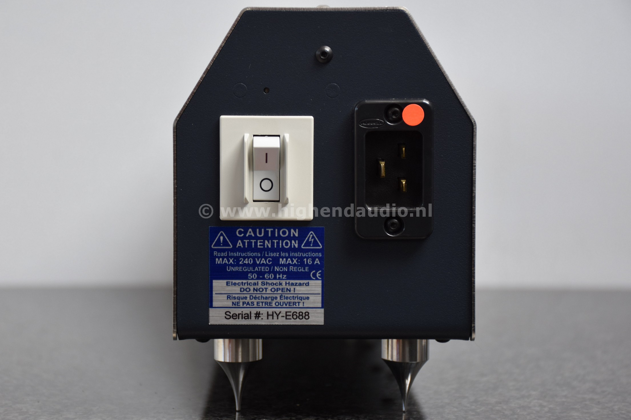 Shunyata-HydraAV-HYE688-front_wm