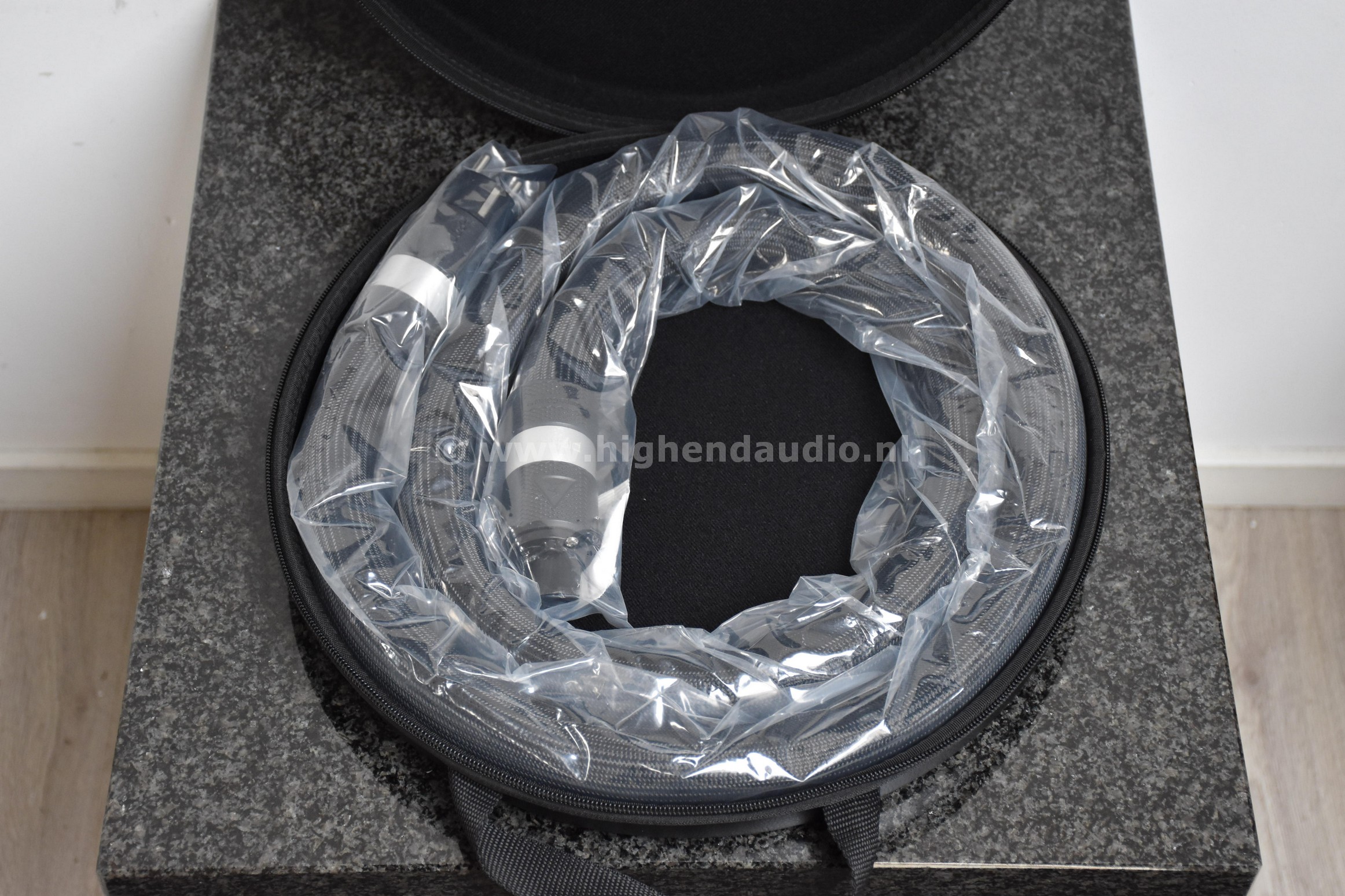 Shunyata-SigmaDigital-1,75m-SIG0582-cableinbag_wm