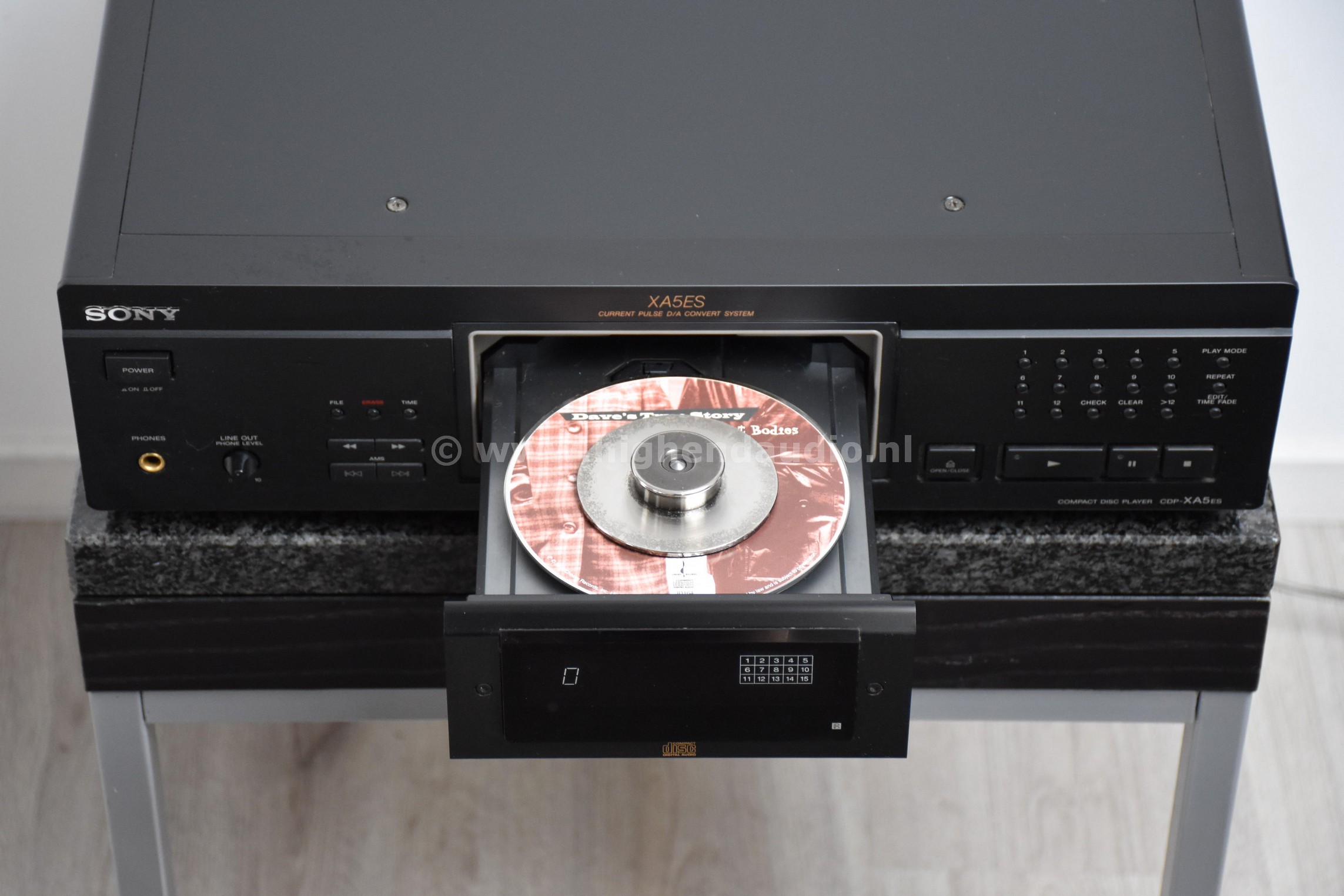 Sony-CDPXA5ES-4502126-trayopen_wm