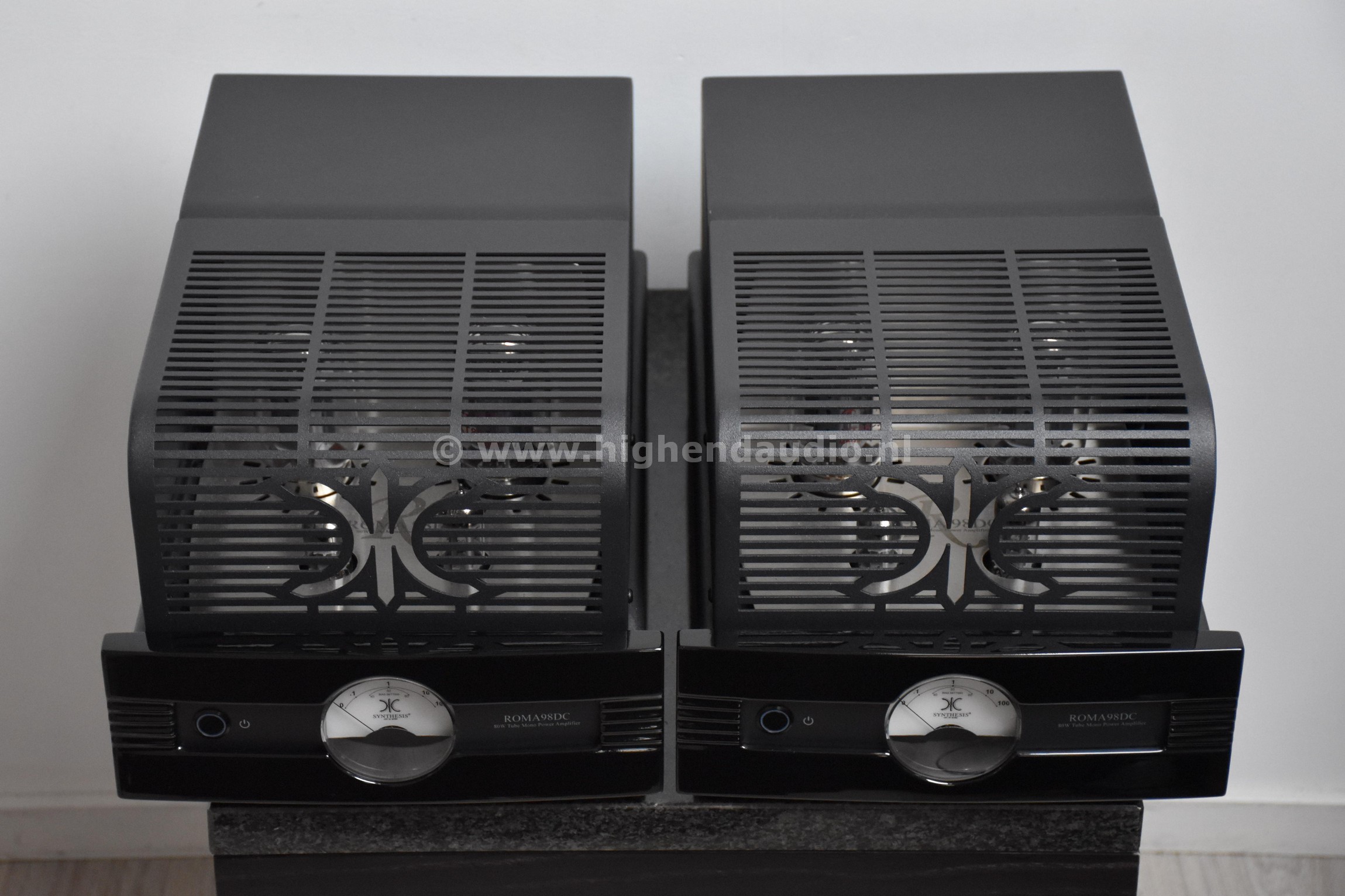 Synthesis-DC98-S112020116305-S112020117305-top_wm