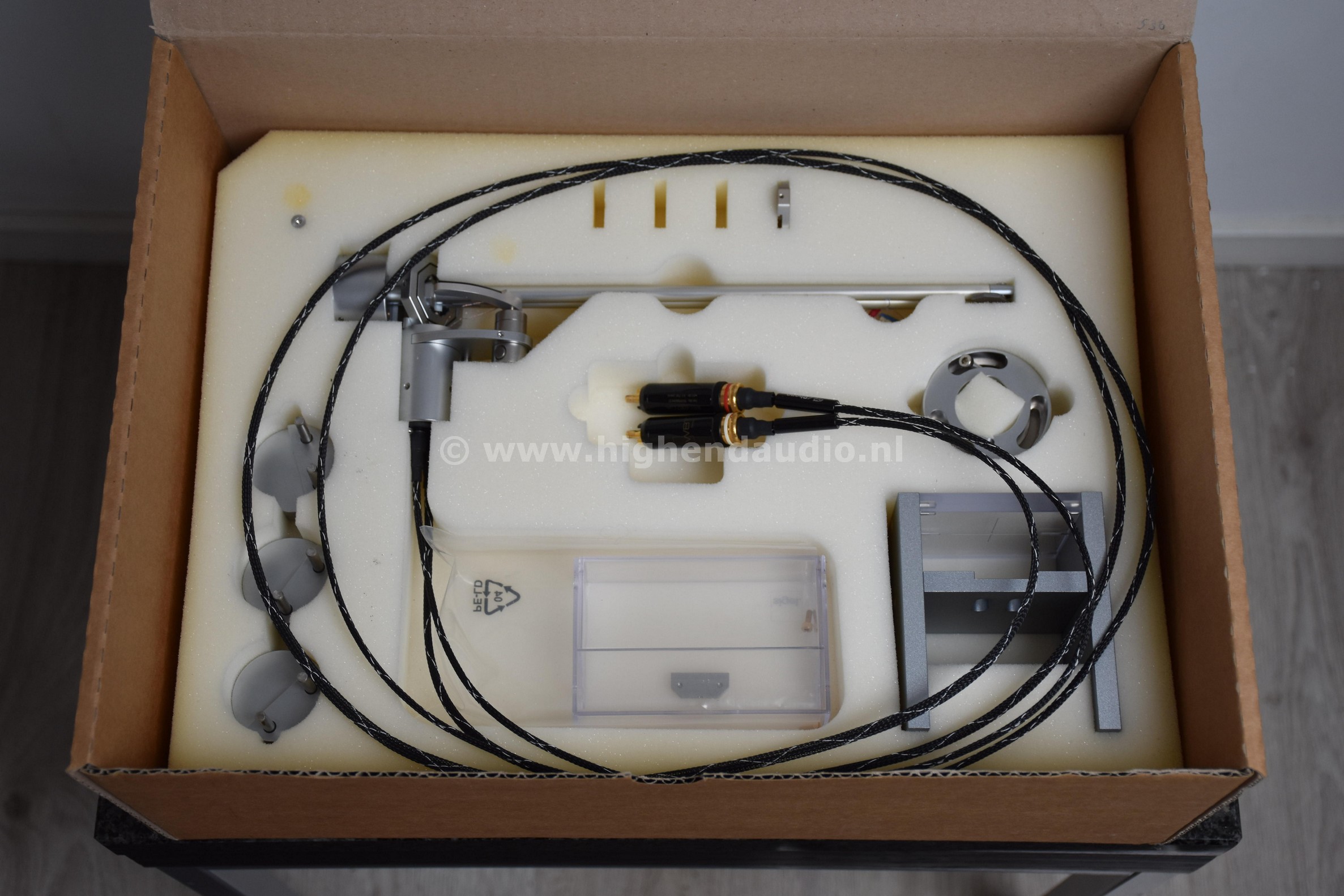 Thales-SimplicityII-536-boxopen1_wm