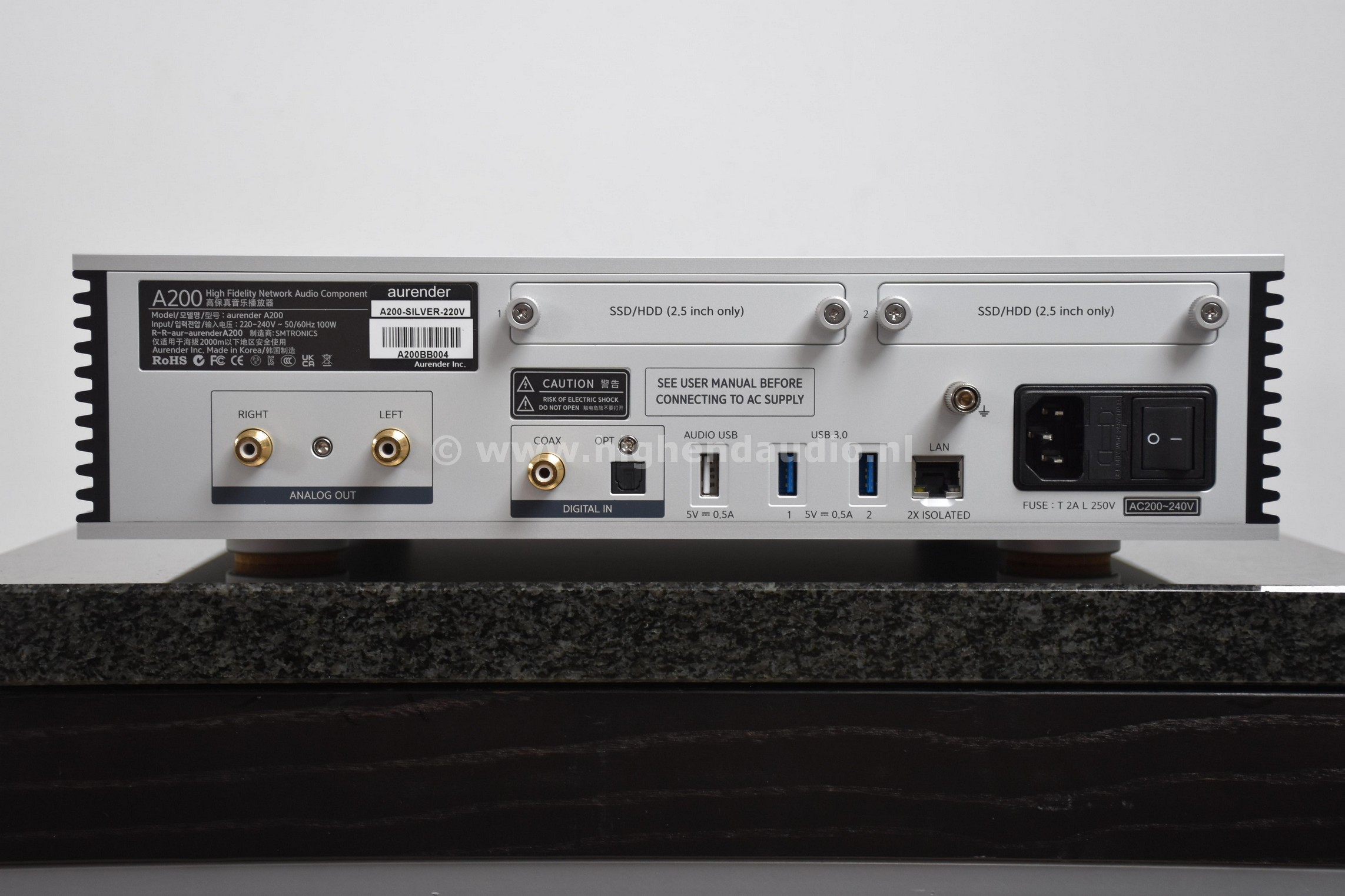 Aurender-A200-4TB-A200BB004-back_wm