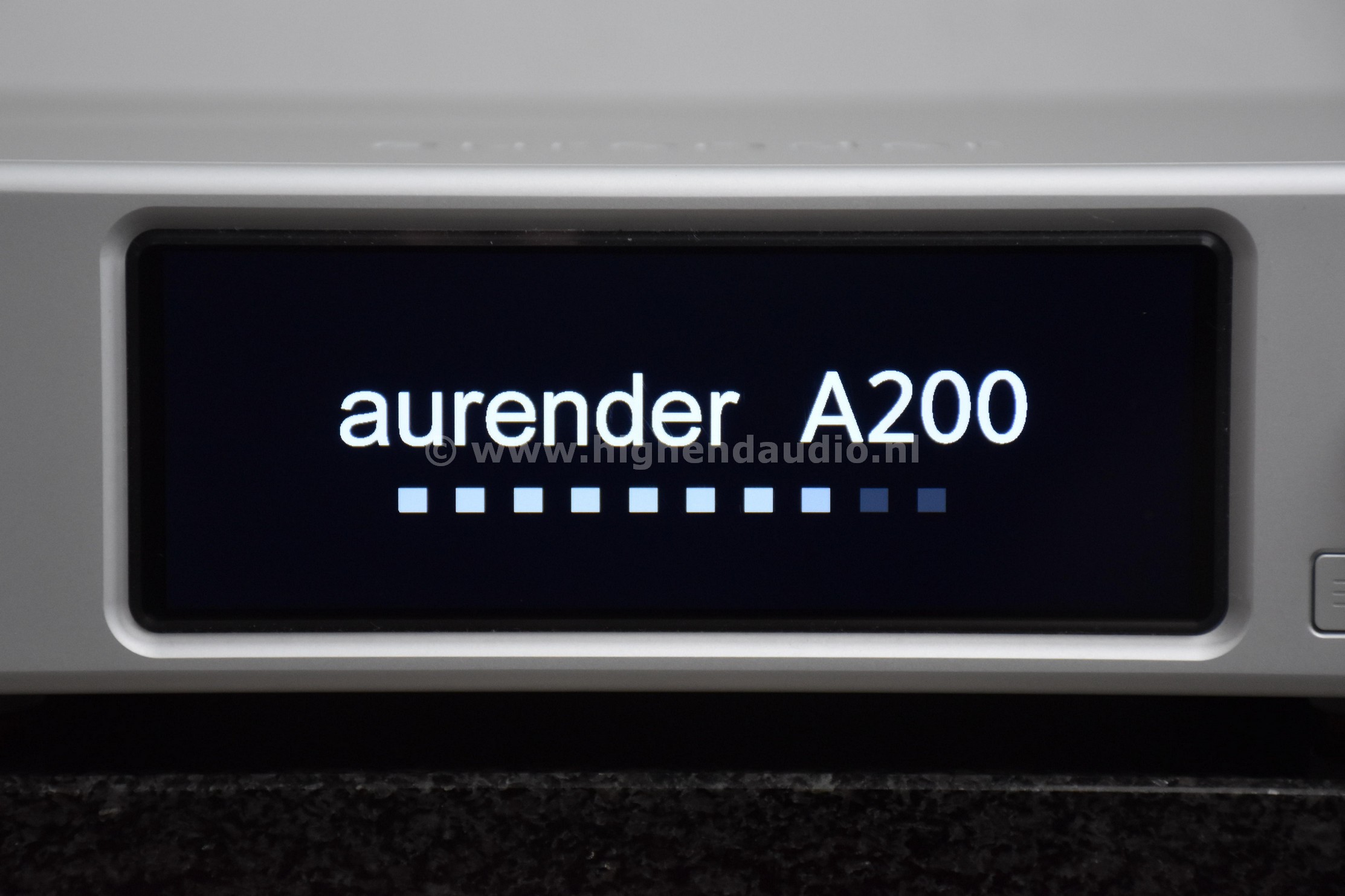 Aurender-A200-4TB-A200BB004-display2_wm