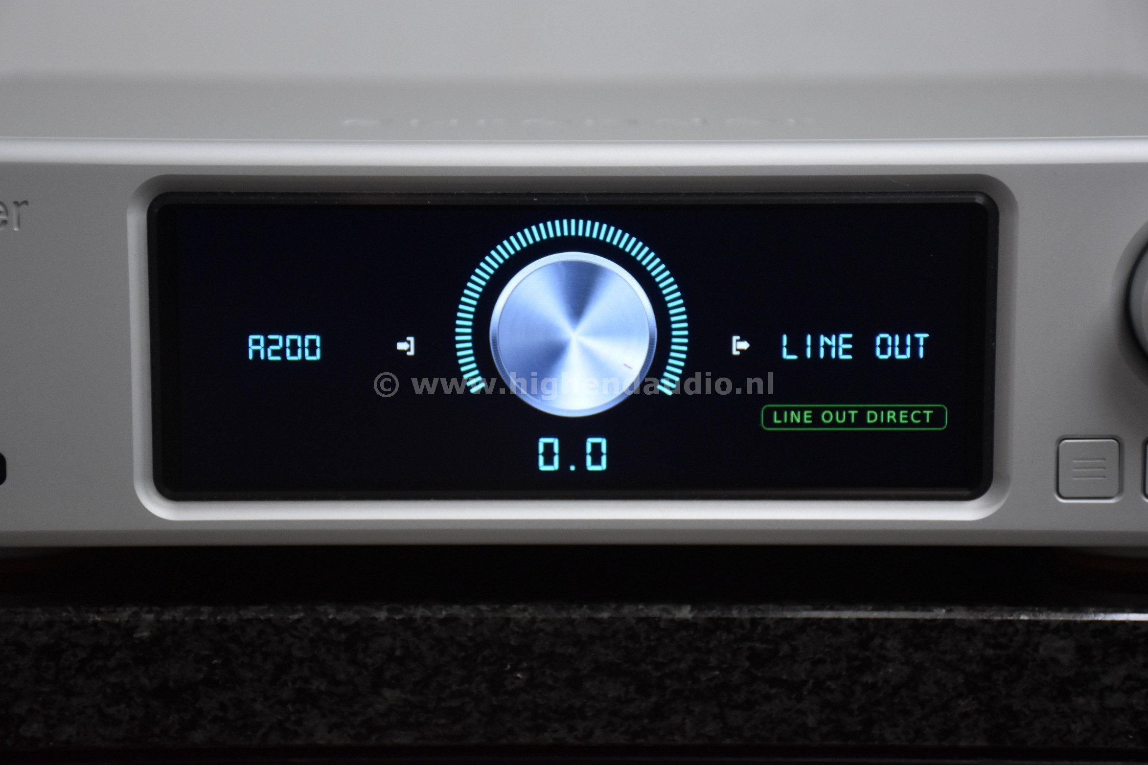 Aurender-A200-4TB-A200BB004-display3_wm