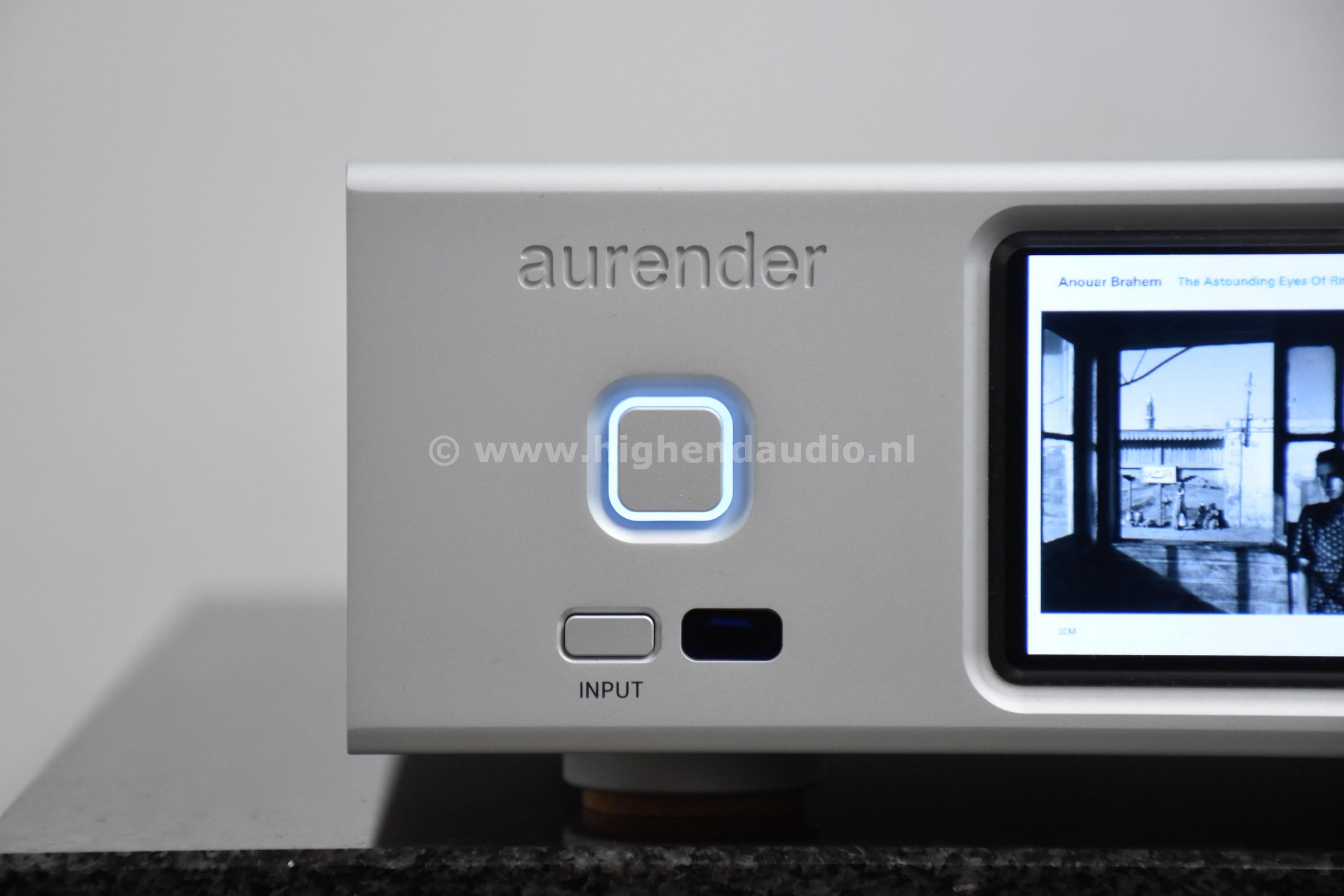 Aurender-A200-4TB-A200BB004-frontleft_wm