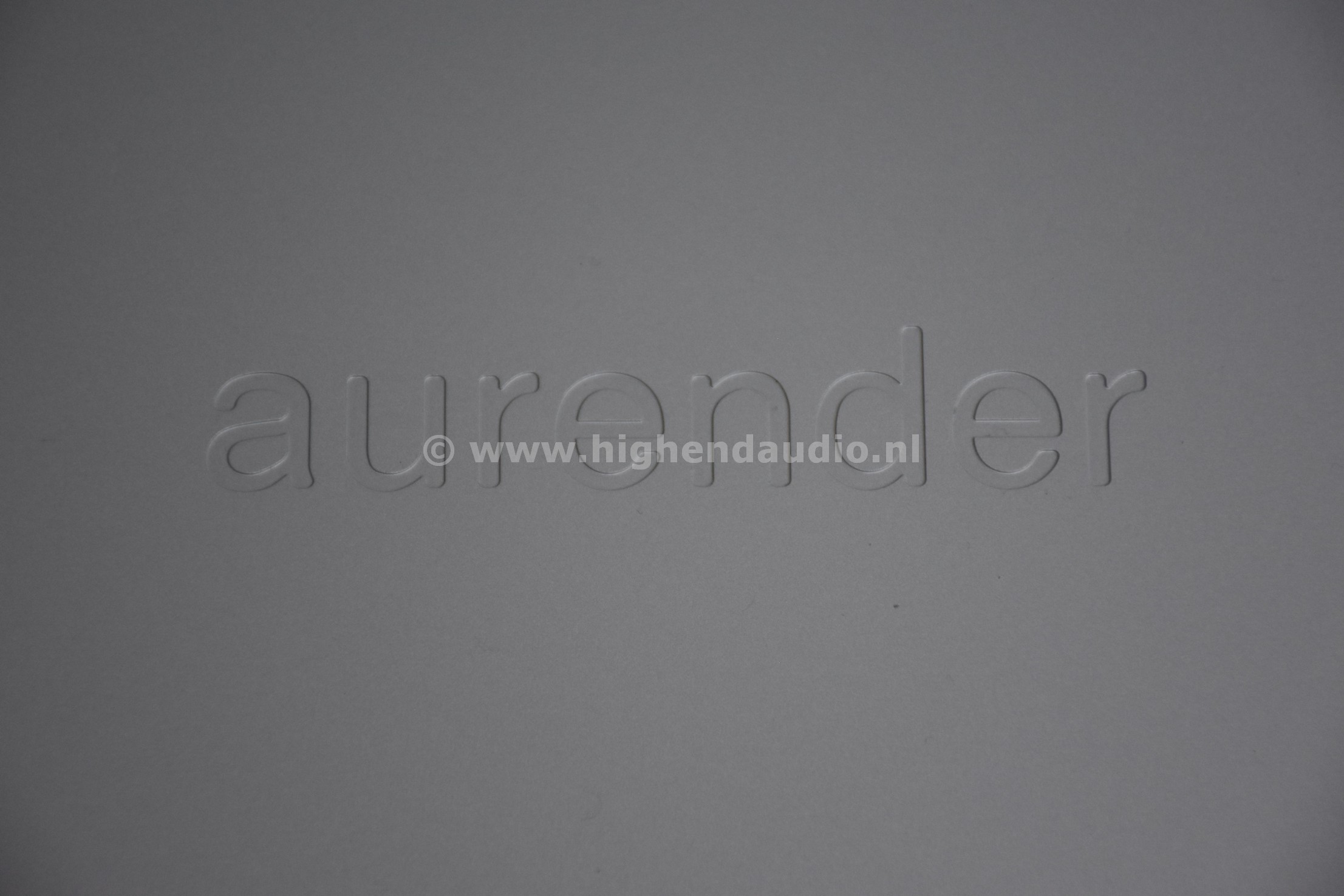 Aurender-A200-4TB-A200BB004-topcloseup_wm