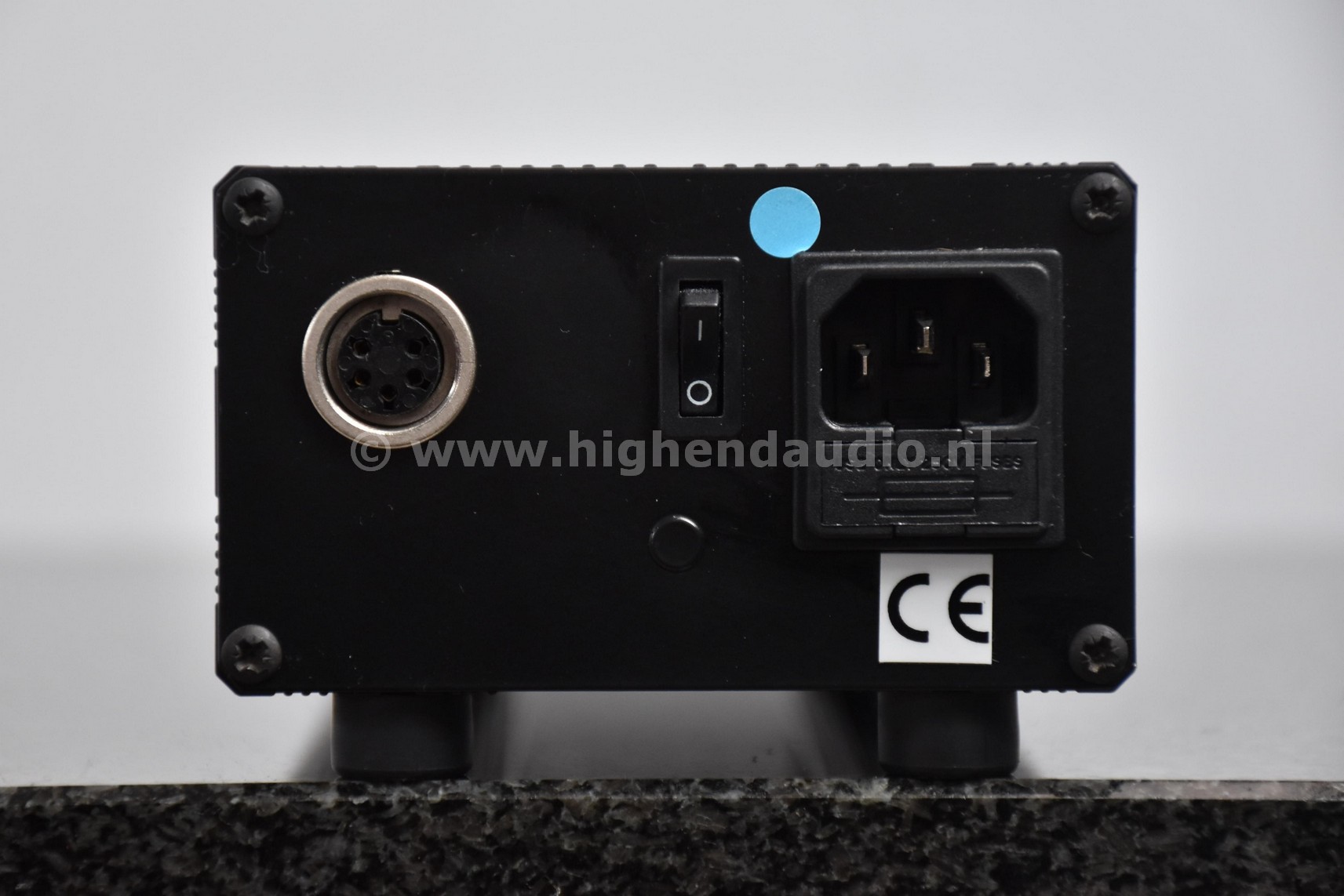 Nottingham-AnnaLog-1110131-Wavemechanic-5442-back_wm