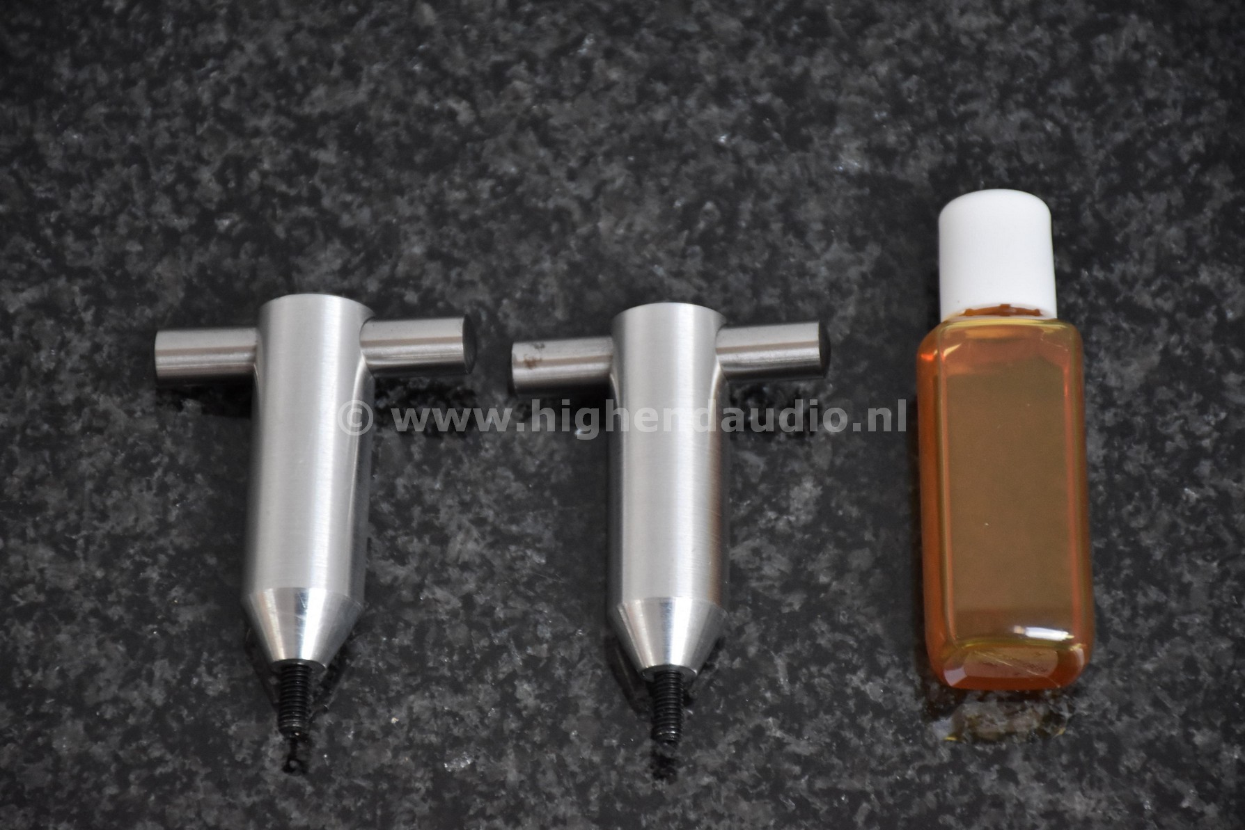 Nottingham-AnnaLog-1110131-plattertoolsoil_wm