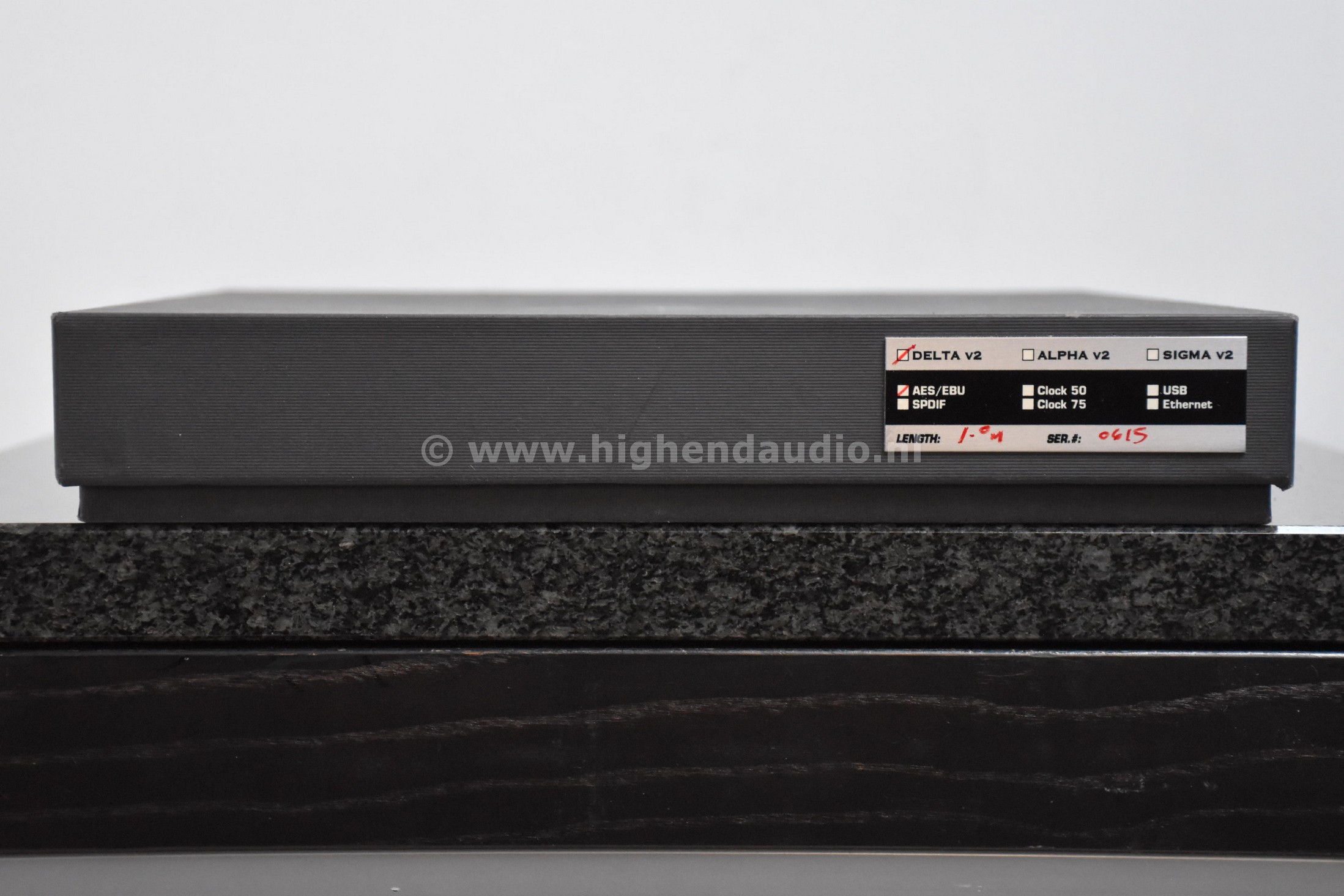 Shunyata-DeltaV2-AESEBU-1m-0615-boxside_wm