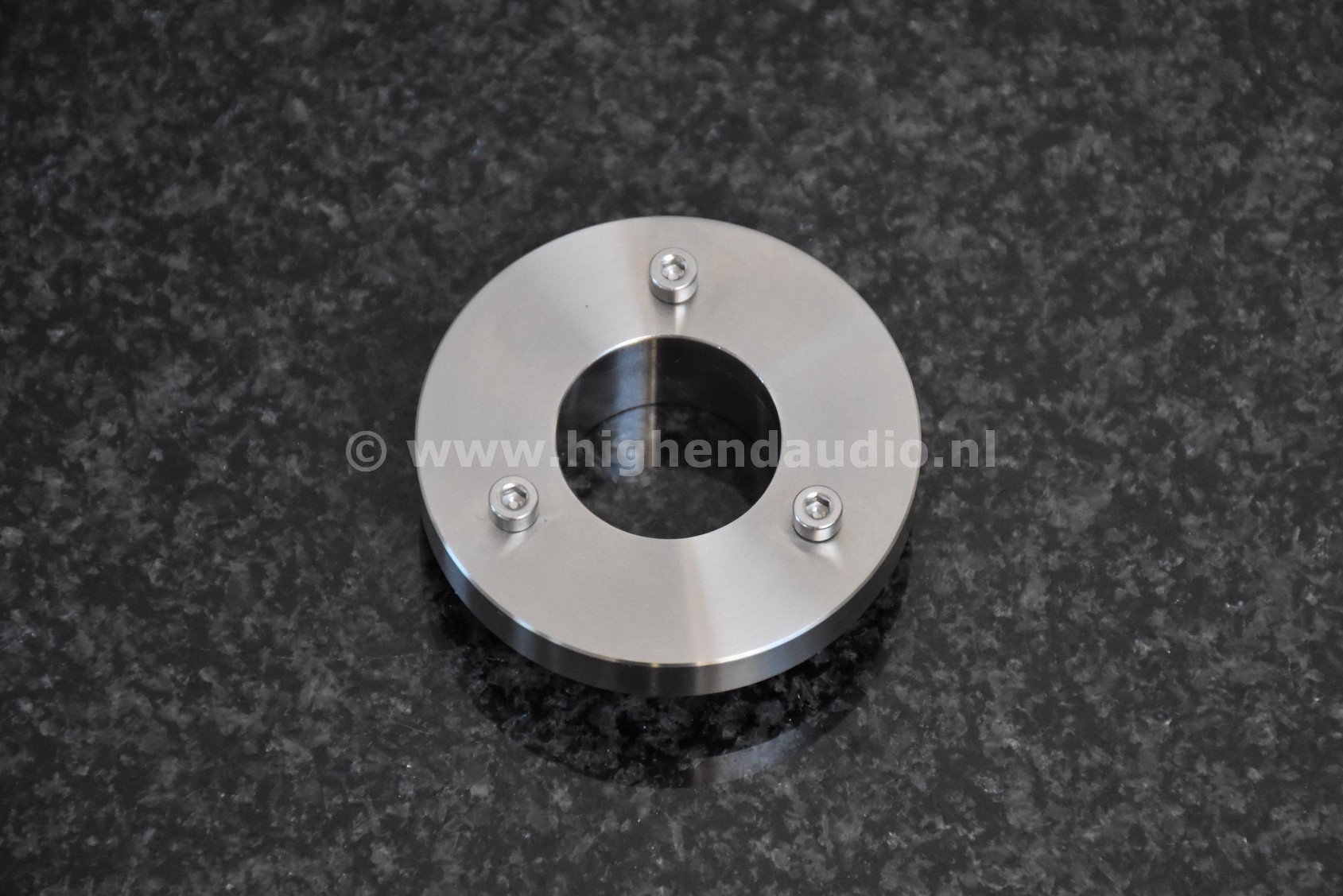 TWAcustic-RavenOne-0810534-Jelcoarmboard_wm